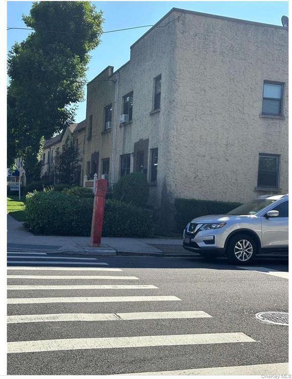 Foto del edificio - 257-06 Hillside Ave.