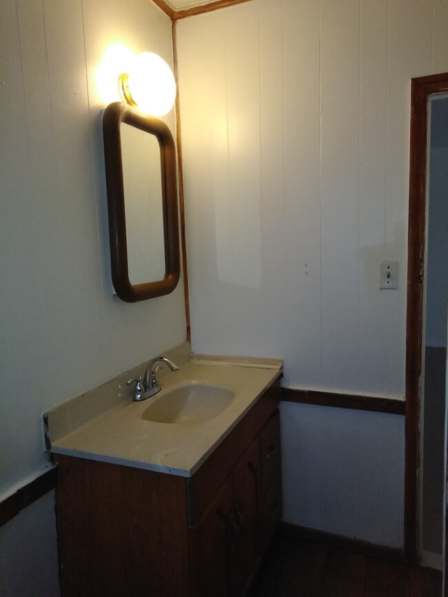 bathroom - 3640 W 3rd St