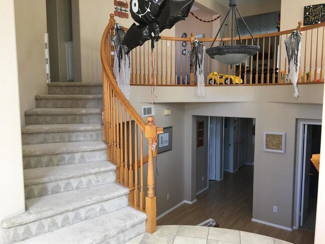 Building Photo - 44406 Kingston Dr