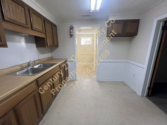 Building Photo - One Level Two bedroom home in York Suburban School District