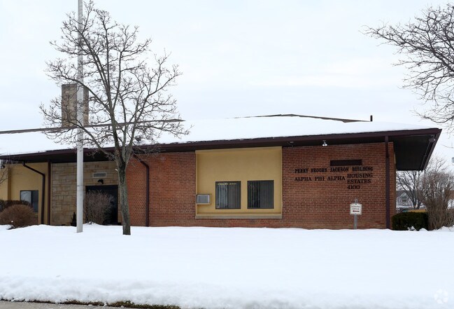 Foto del edificio - Alpha Phi Alpha Housing Estates