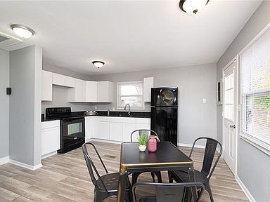 Foto del edificio - 4706 E 32nd St