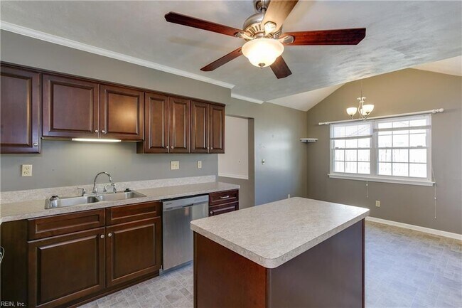 Foto del edificio - 1025 Taylor Rd