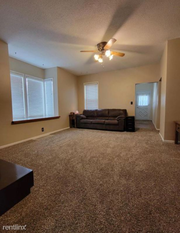 Primary Photo - 4 br, 2 bath House - 412 N Kline St