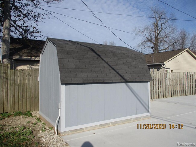 Building Photo - 160 Roehrig St