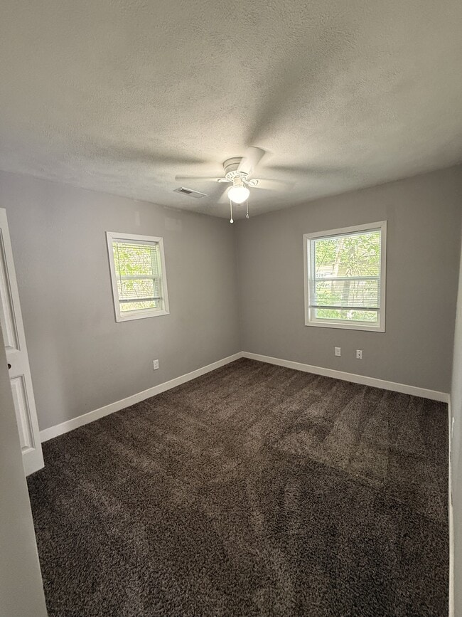 Building Photo - 9 E Delta St