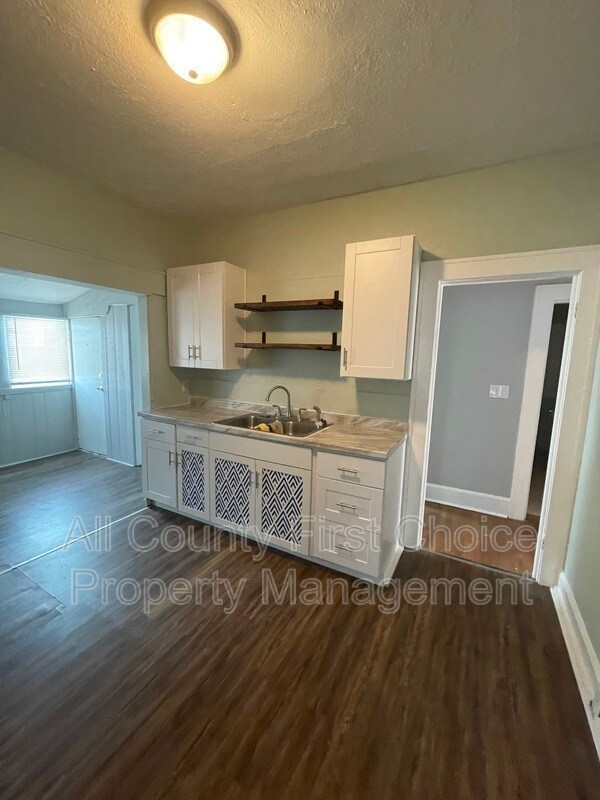 Foto del edificio - 1327 James Ave S