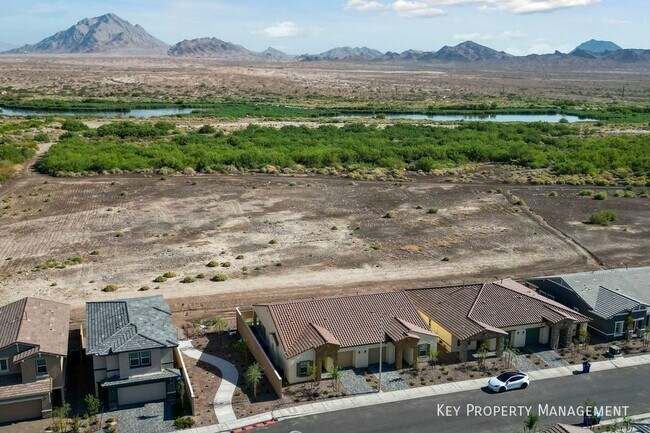 Foto del edificio - 374 Larksong Ave