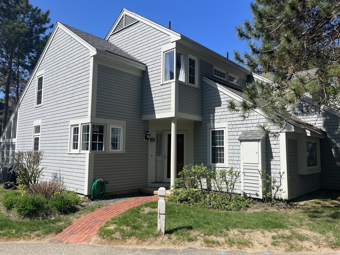 11 Golf View, Laconia, NH 03246 Townhome Rentals in Laconia NH