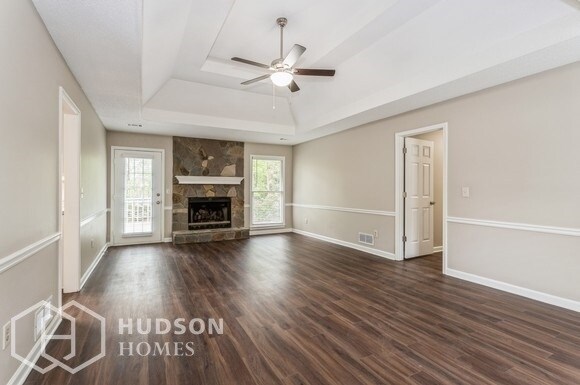 Foto del edificio - NOW AVAILABLE! - 115 Fox Hole Ct, Loganvil...