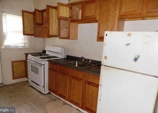 Building Photo - 3815 Cottage Ave