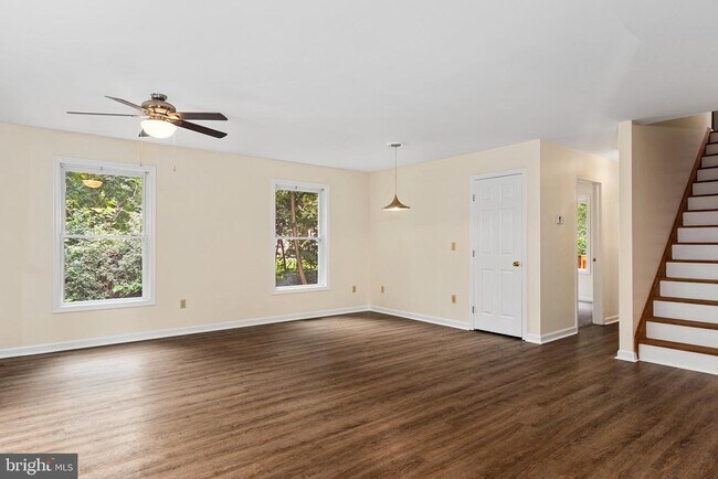 Building Photo - 185 Hazelmoor Dr