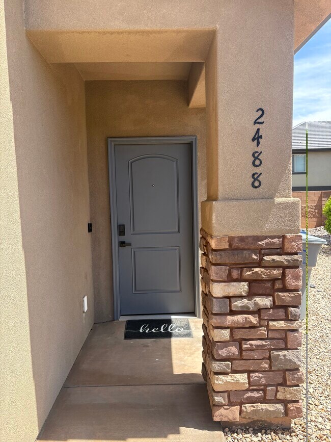 Building Photo - 2488 Manzoni Rd
