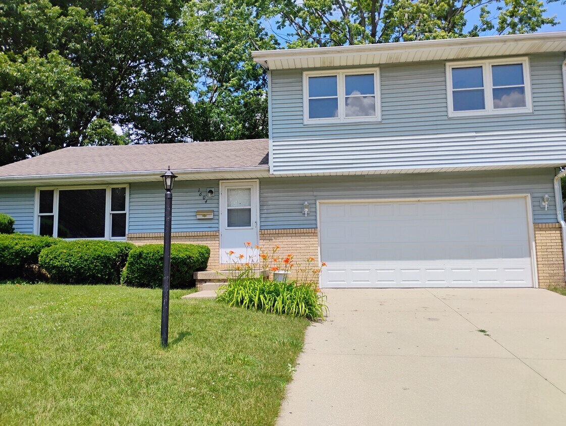 Primary Photo - 1604 Kingston Dr
