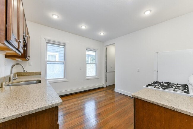 Building Photo - 45 Beech Glen St