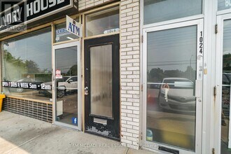 Building Photo - 1026 Burnhamthorpe Rd E