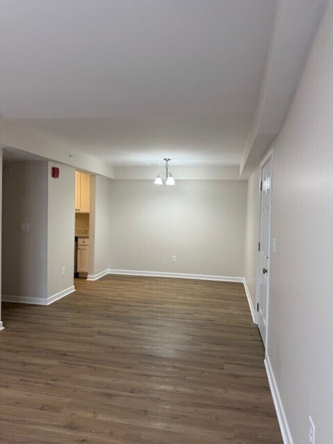 Building Photo - 420 Elysian Fields Rd