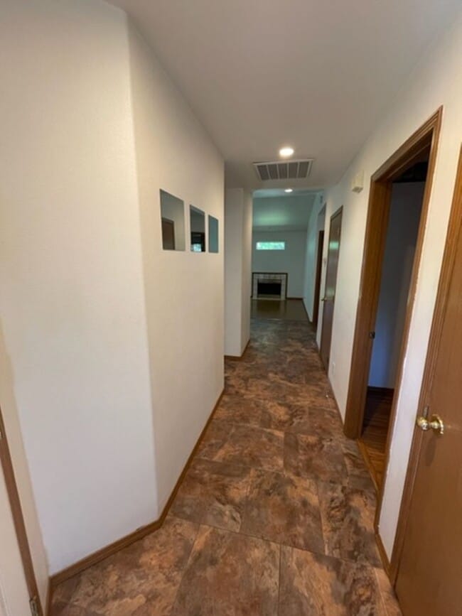 Building Photo - Coeur d' Alene Place Home (APP#73)