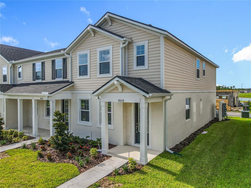 Foto principal - 9824 Walkway Dr