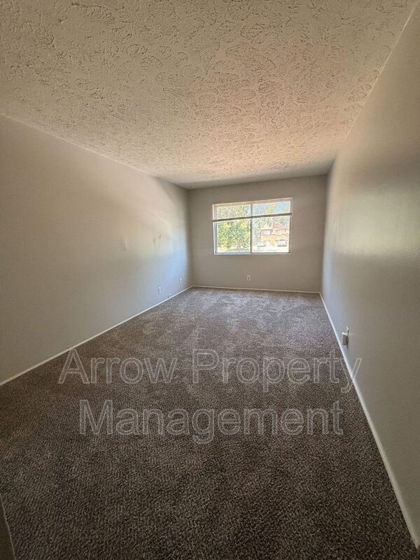 Building Photo - 1215 E St