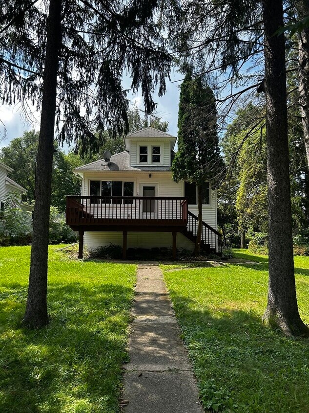 Primary Photo - 110 Harding Ave