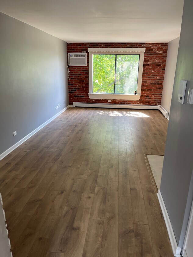 435 Echo Ln Unit 4, Aurora, IL 60504 Condo for Rent in Aurora, IL