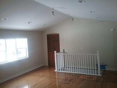 Foto del edificio - Single Family Home at 265 Hunt Ave , Warwick