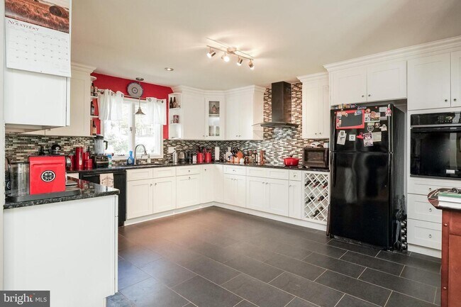 Foto del edificio - 102 Lake Dr