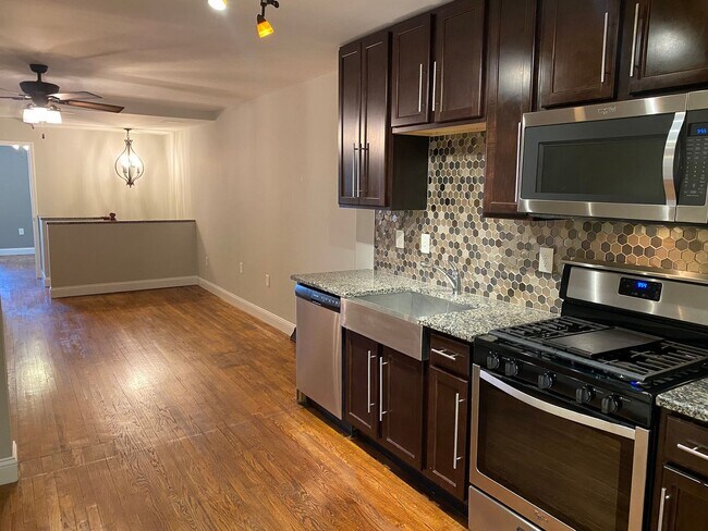 Foto del edificio - 1210 S Boyle Ave
