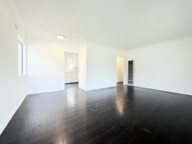 Foto del edificio - 4810 Cahuenga Blvd