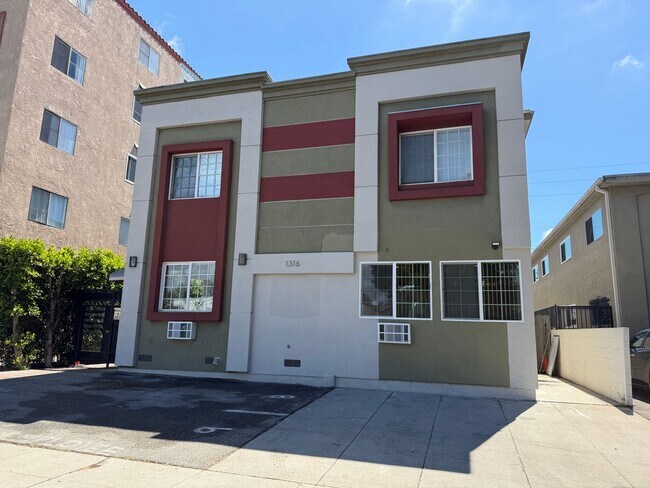 Foto del edificio - 1316 Venice Blvd.