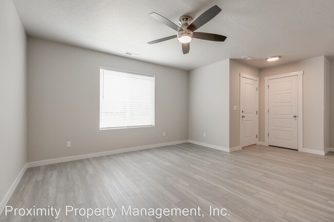 Building Photo - 3 br, 2.5 bath House - 2508 E. Blue Tick St
