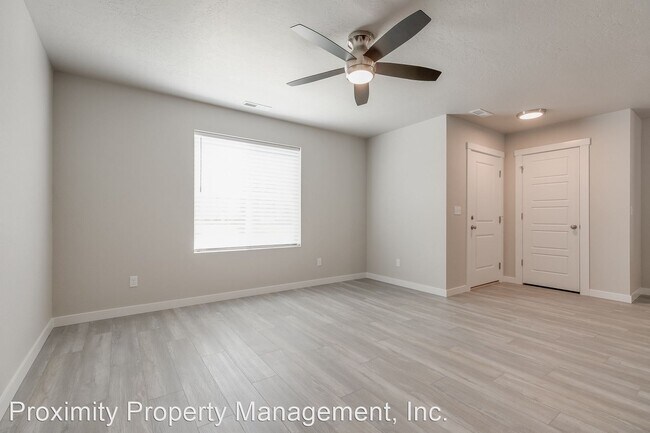 Foto del edificio - 3 br, 2.5 bath House - 2508 E. Blue Tick St