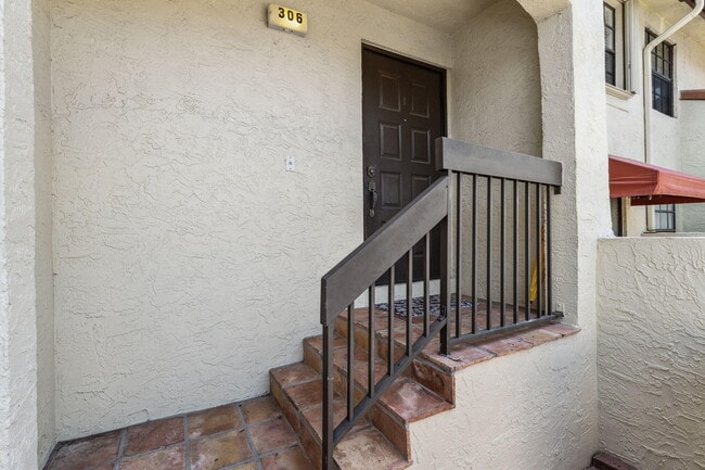 Building Photo - 306 Republic Ct