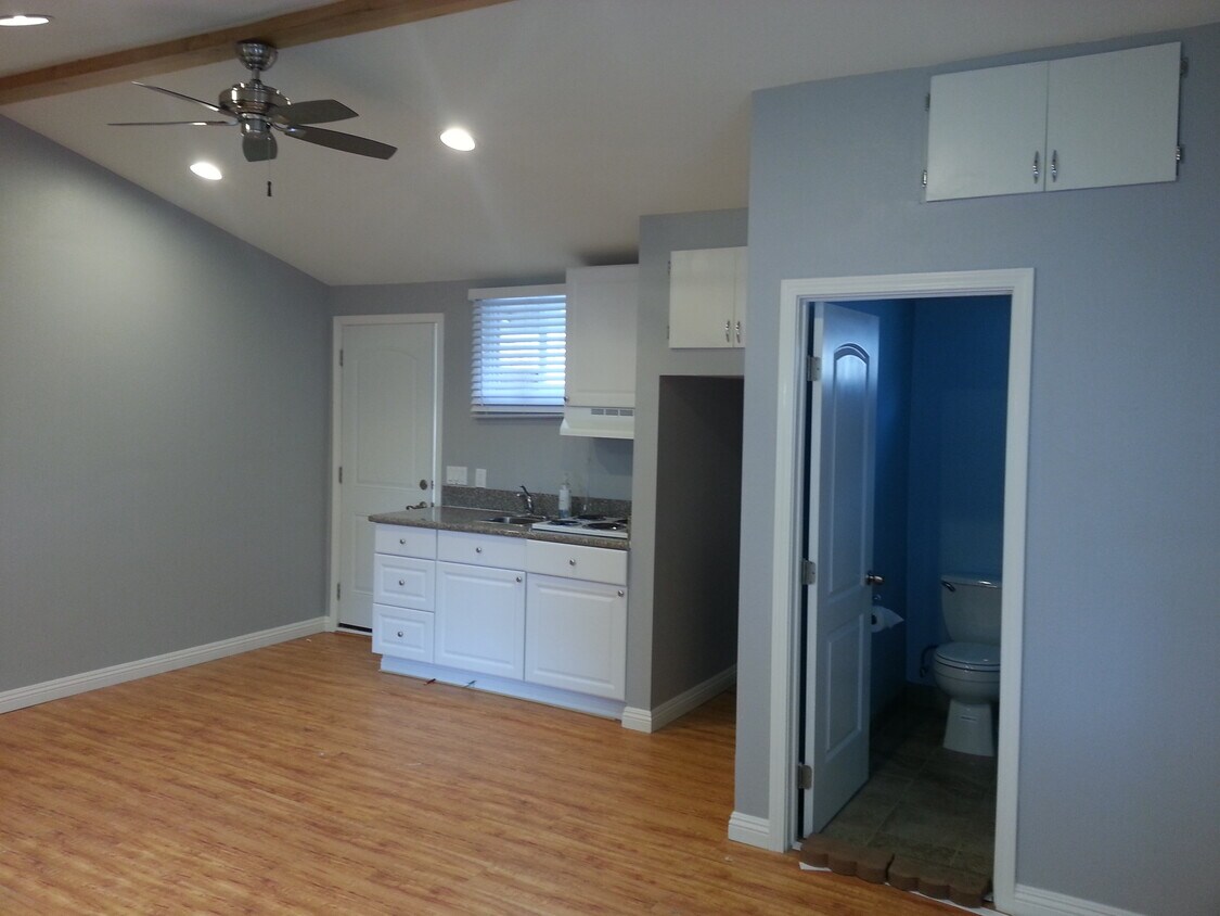 Foto principal - 5317 Ventura Canyon Ave