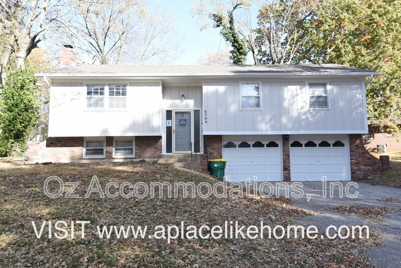 Foto principal - 8206 W 57th Terrace