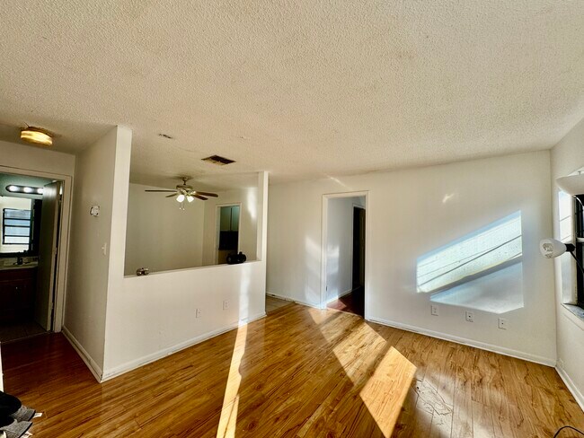 Foto del edificio - 6047 32nd St N