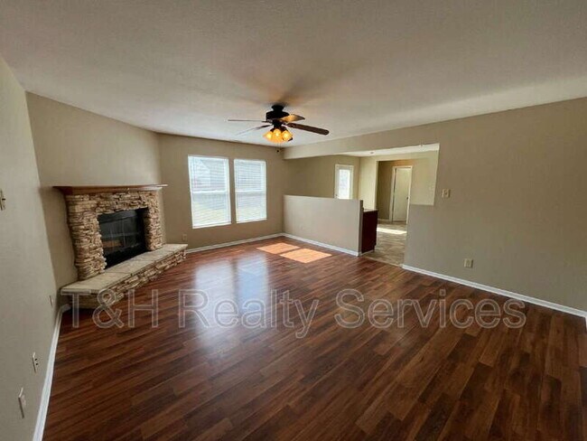 Foto del edificio - 1422 Dowell St