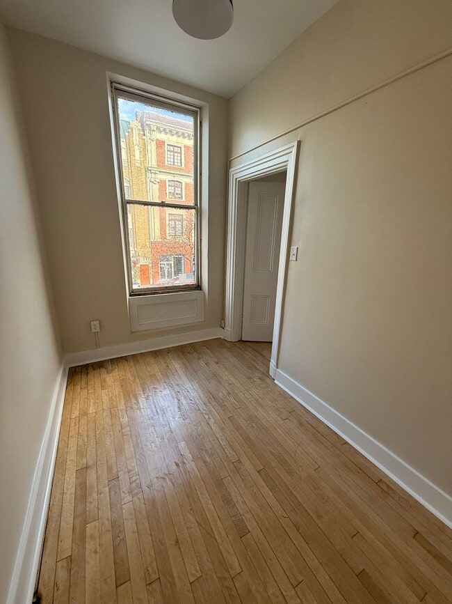 Foto del edificio - 32 W High St