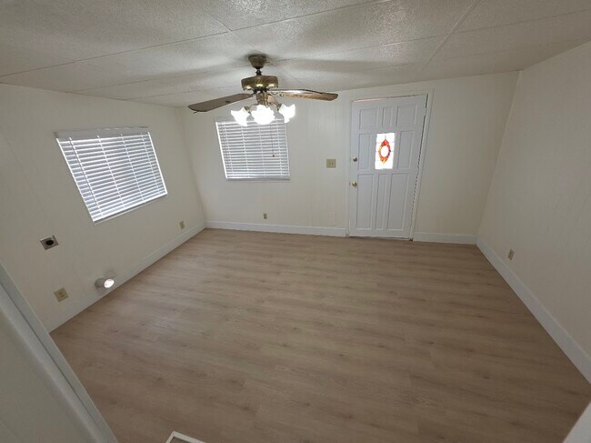 Foto del edificio - 41277 Dogwood St