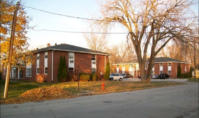Building Photo - 2035 Eastman Ave