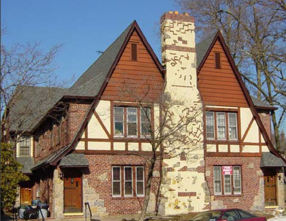 Primary Photo - 190-17 Crocheron Ave