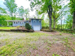 Building Photo - 137 Holbrook Rd