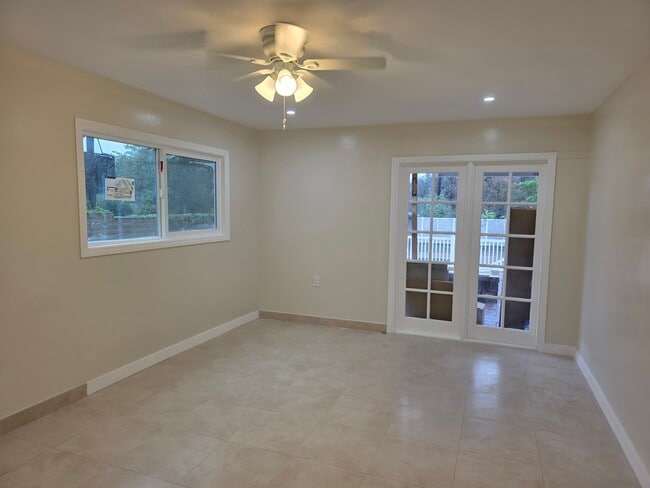 Building Photo - 820 Rodeo Rd