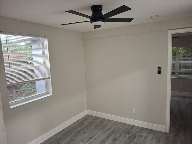 Foto del edificio - 1541 NW 7th Terrace