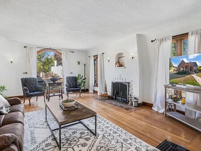 Foto del edificio - 1622 W Harding Way
