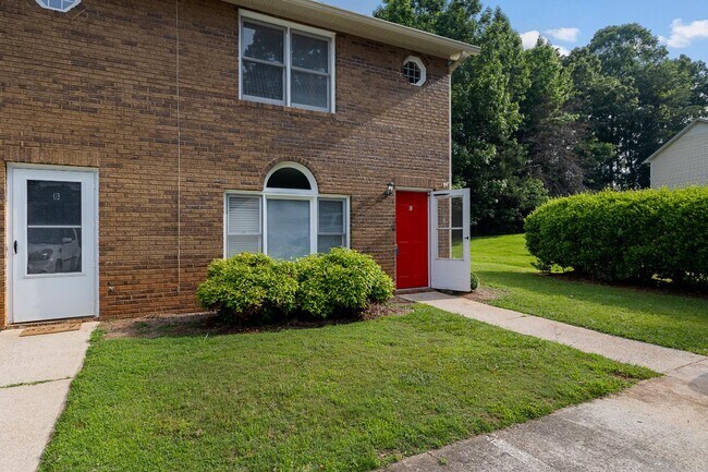 Foto del edificio - 4071 Hidden Hollow Dr