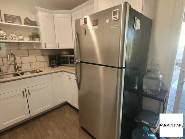 Building Photo - Spacious home for rent