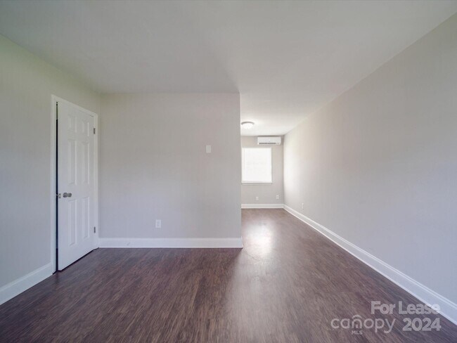 Foto del edificio - 325 S Gardner Ave