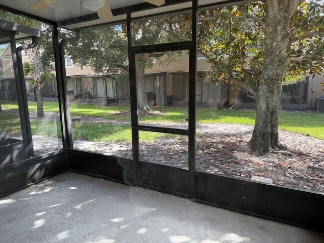 Foto del edificio - 3 Bed 2.5 Bath Townhouse For Rent in Metro...
